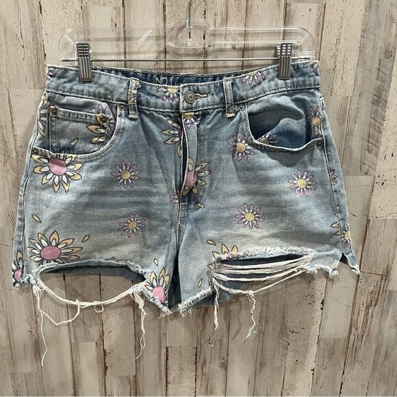 No Boundaries Denim Floral Printed Cut Off Shorts Boho - Picture 1 of 8
